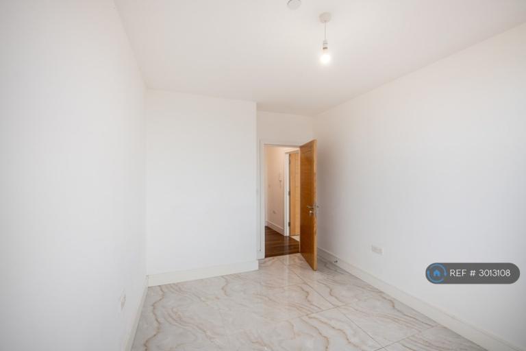 Flat Farnsby Street in Swindon