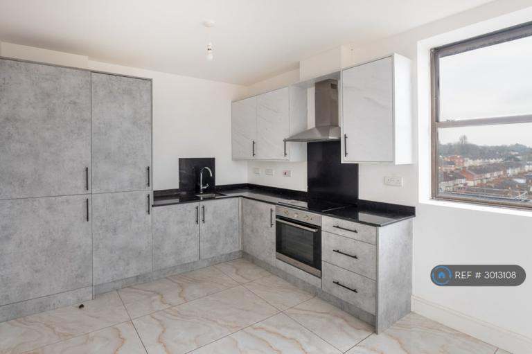 Flat Farnsby Street in Swindon