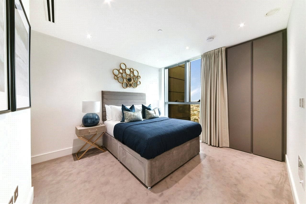 Flat Dingley Road in Greater London