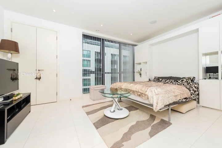 Flat Baltimore Wharf in Greater London