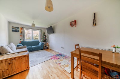 Flat Fleming Place in Bracknell