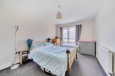 Flat Fleming Place in Bracknell