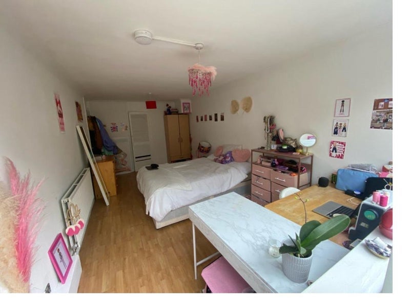 Room Rydston Close in Greater London