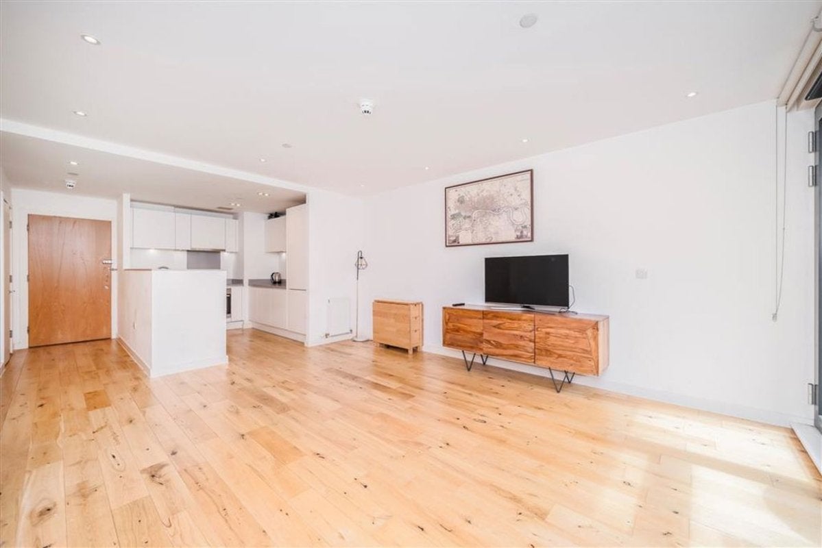 Flat Palmers Road in Greater London
