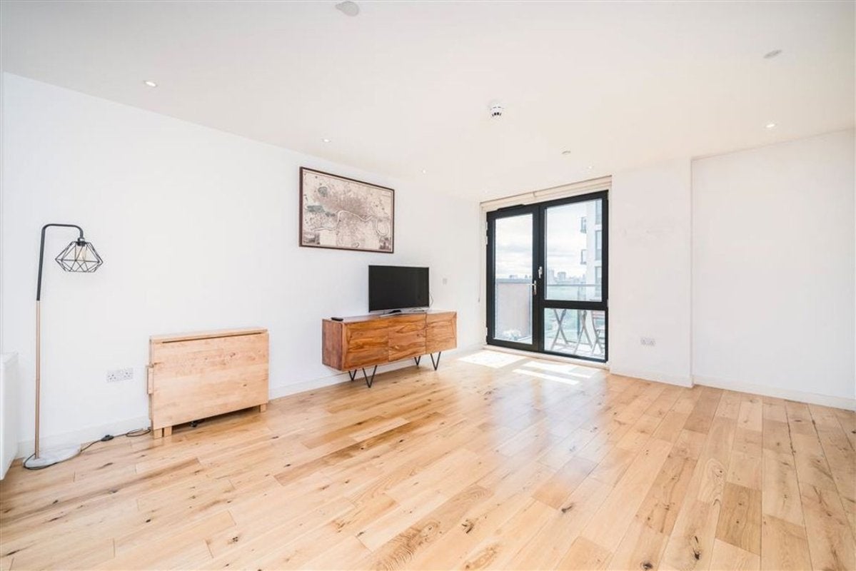 Flat Palmers Road in Greater London