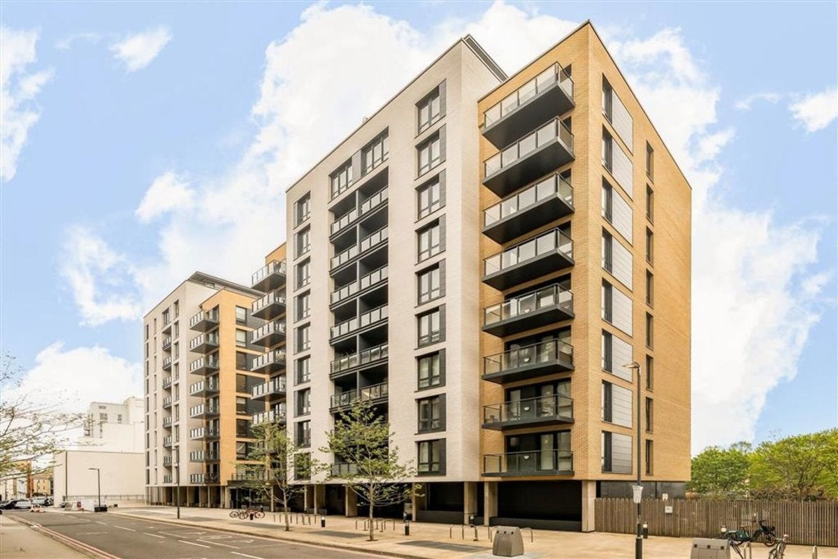 Flat Palmers Road in Greater London