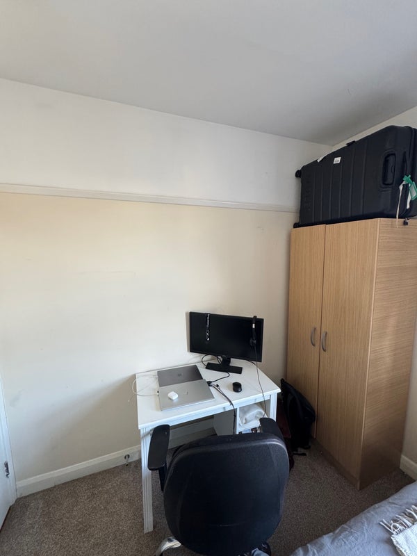 Room Thurleigh Road in Greater London