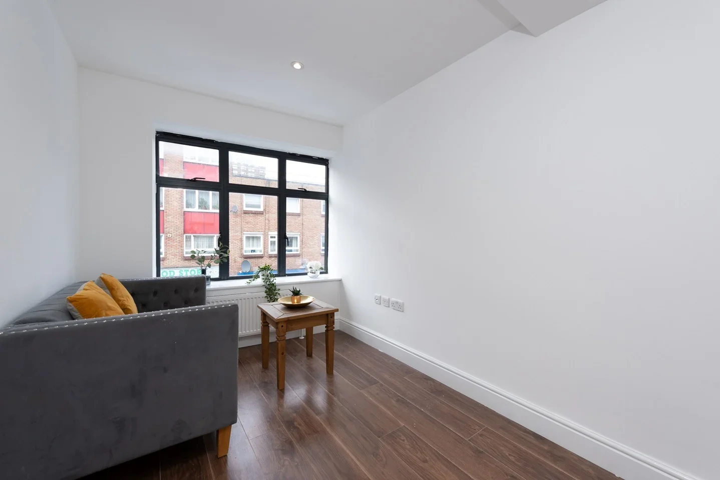 Flat Hoxton Street in Greater London