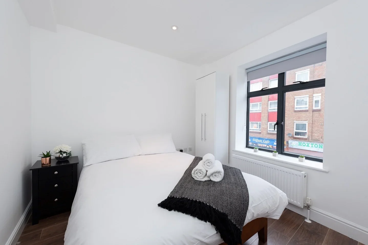 Flat Hoxton Street in Greater London