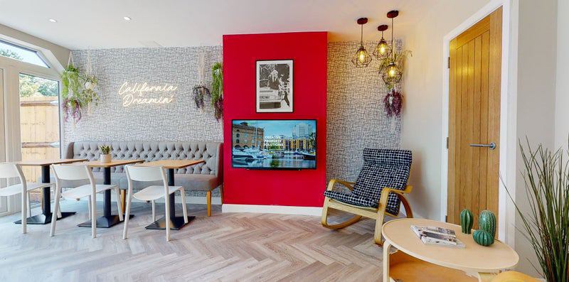 Room Ridgeway Drive in Greater London