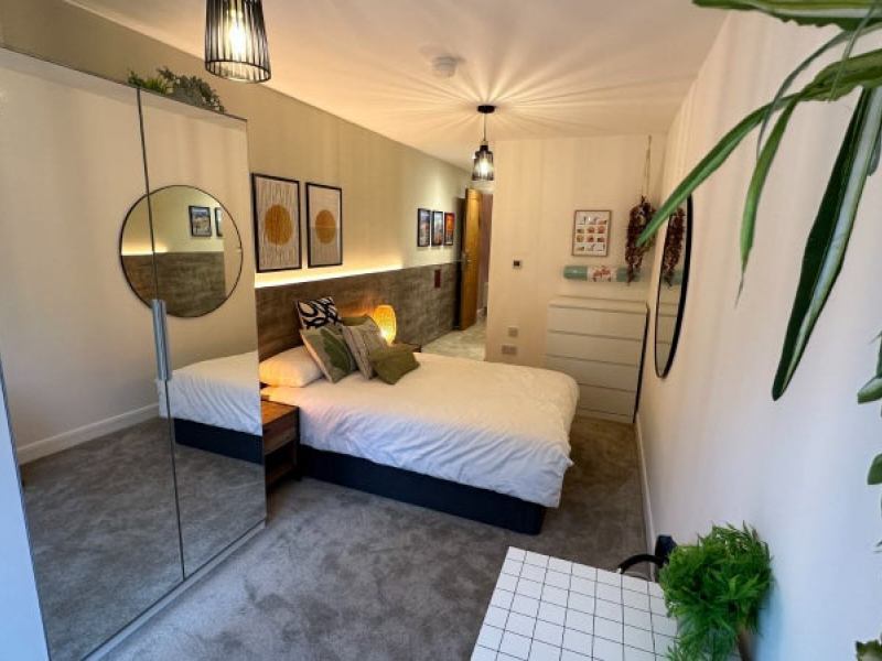 Room Ridgeway Drive in Greater London