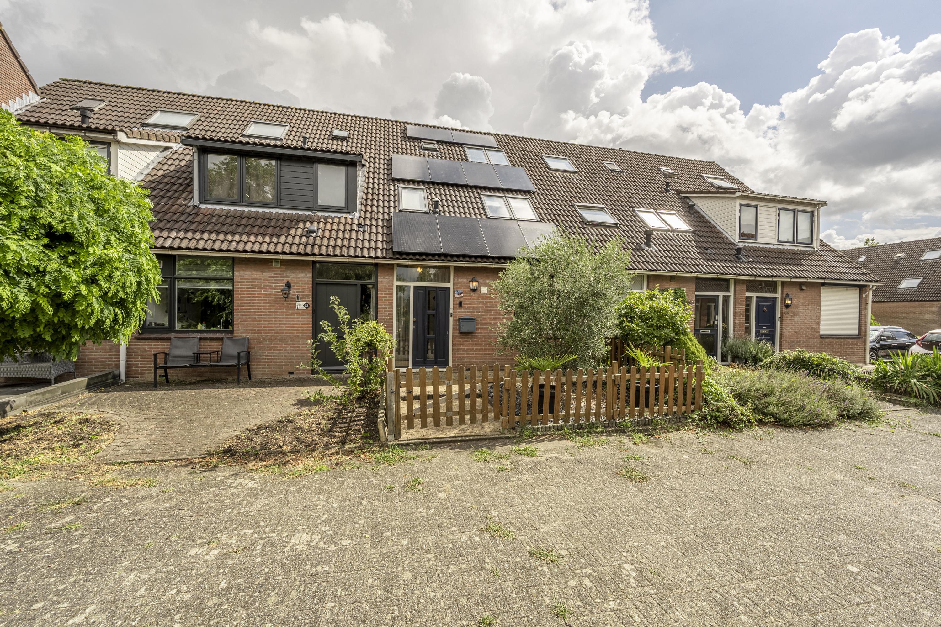 Huis Roerdompsingel 64 in Numansdorp