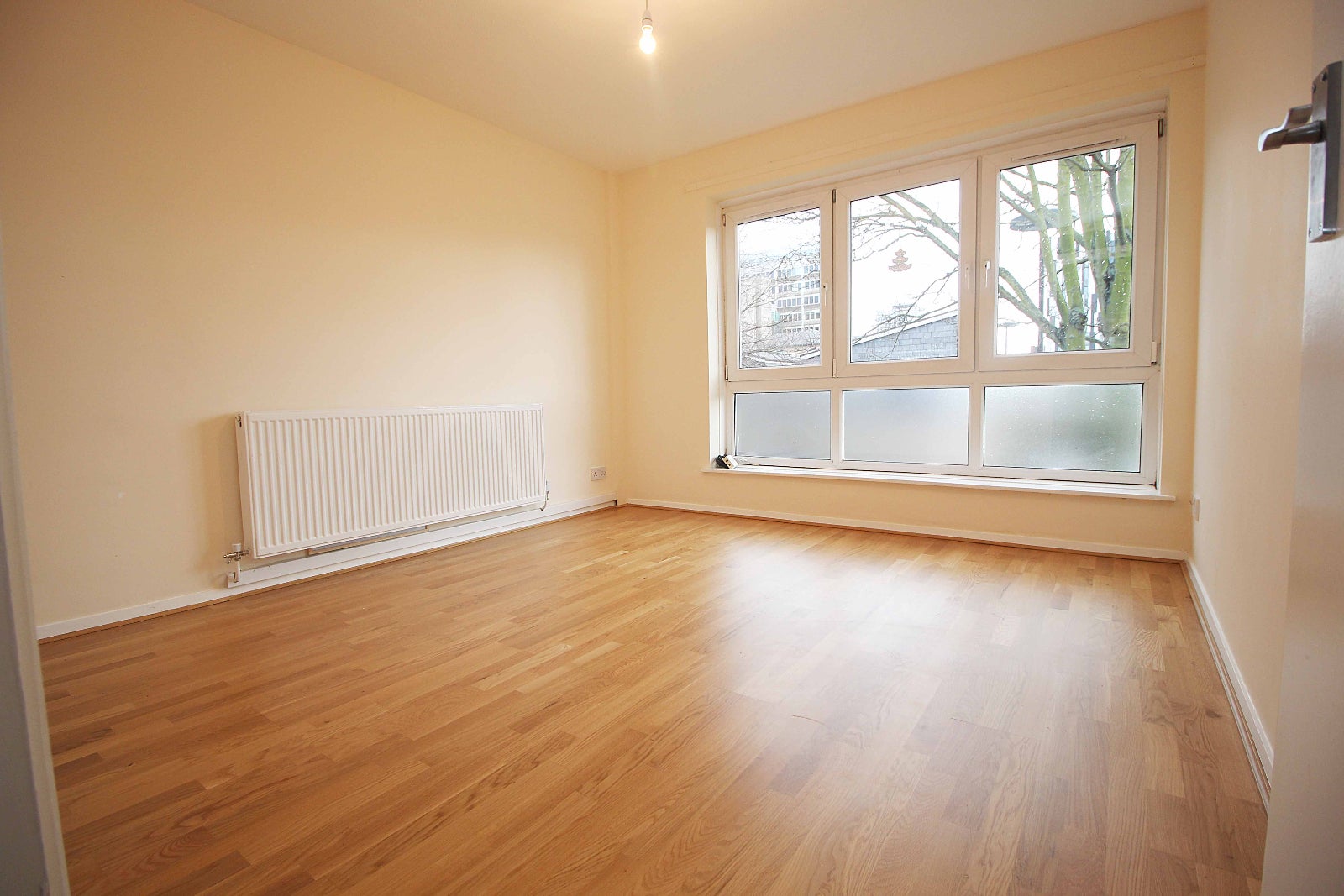 Flat Heenan Close in Greater London