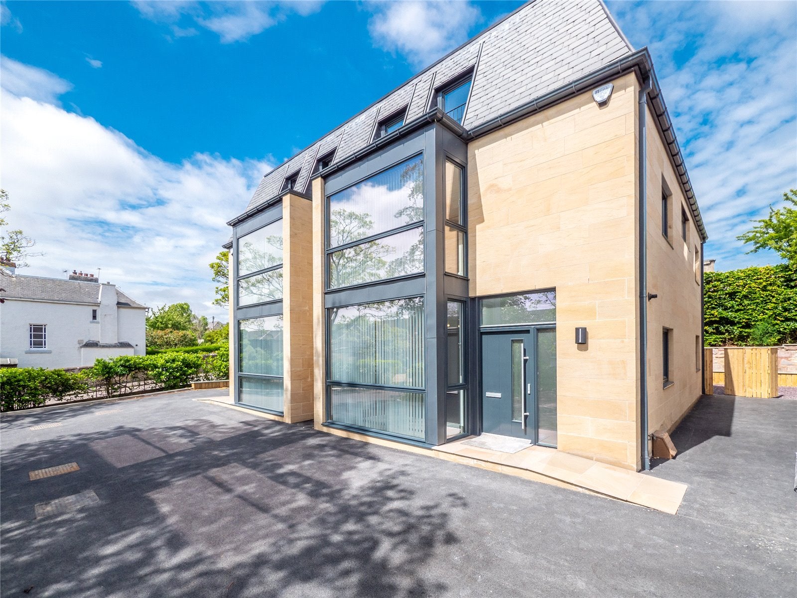 House Belgrave Road in City of Edinburgh