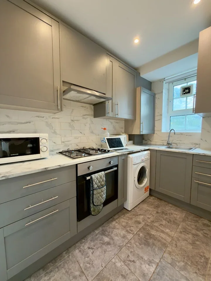 Room Union Road in Greater London