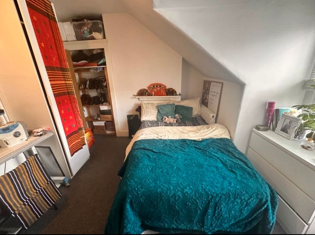 Room Lee High Road in Greater London
