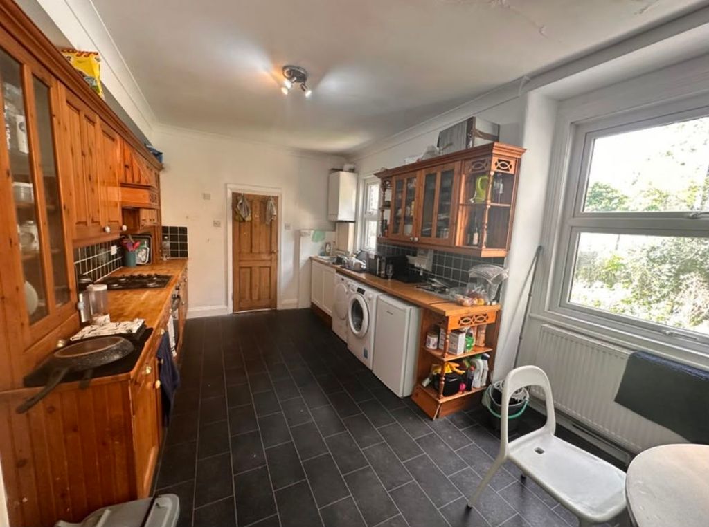 Room Lee High Road in Greater London