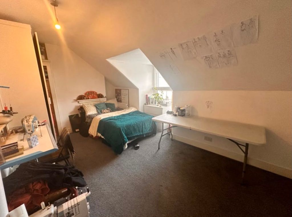 Room Lee High Road in Greater London