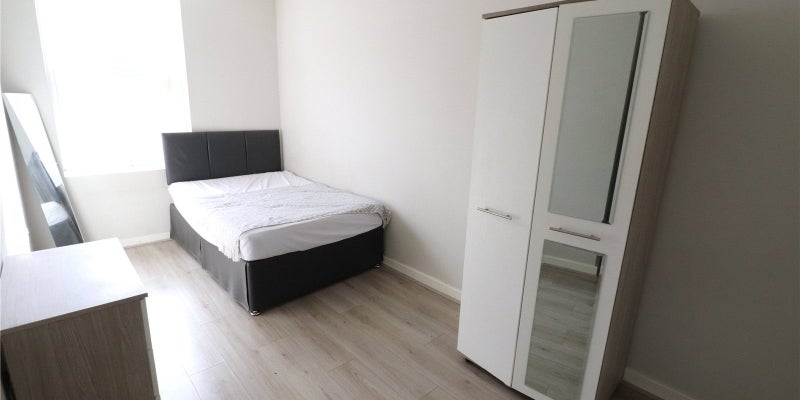 Room Rawcliffe Road in Liverpool