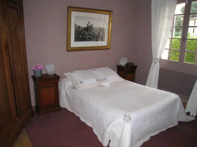 Chambre Rue des Magnans à Saint-Mitre-les-Remparts