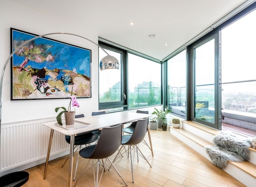 Flat London Road in Greater London