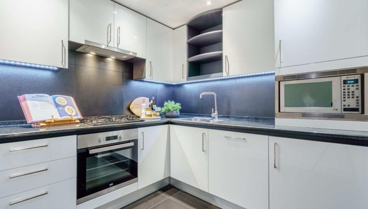 Flat Westferry Circus in Greater London
