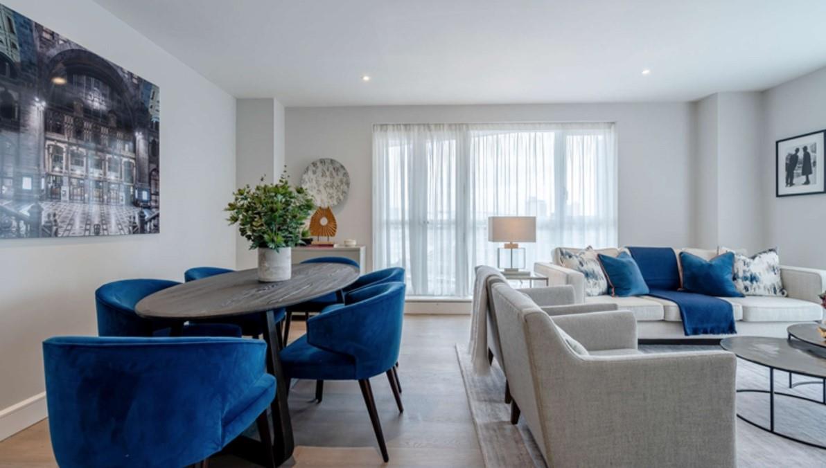 Flat Westferry Circus in Greater London