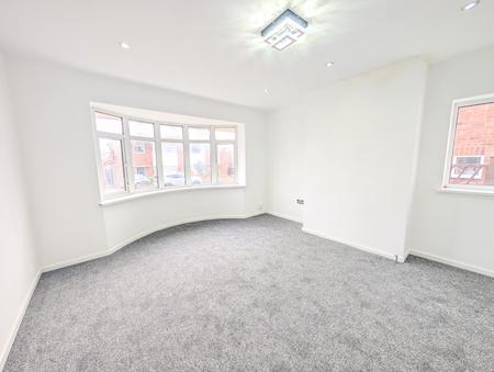 House Greenfield Avenue in Kettering