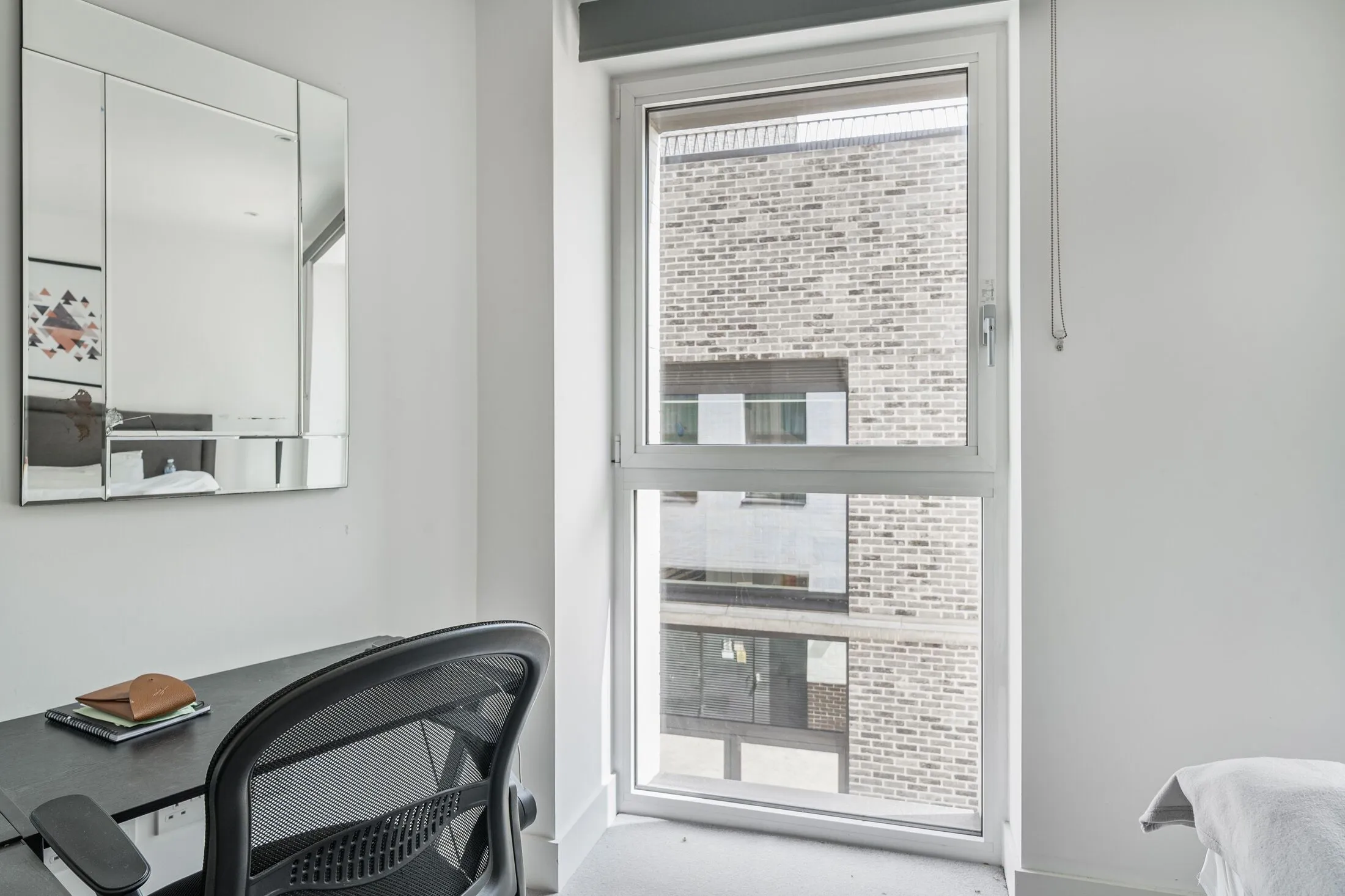 Flat Milcote Street in Greater London