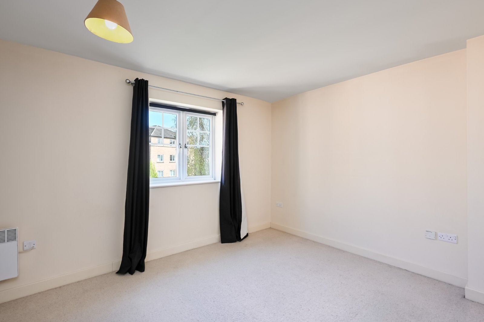 Flat Birch Close in Huntington