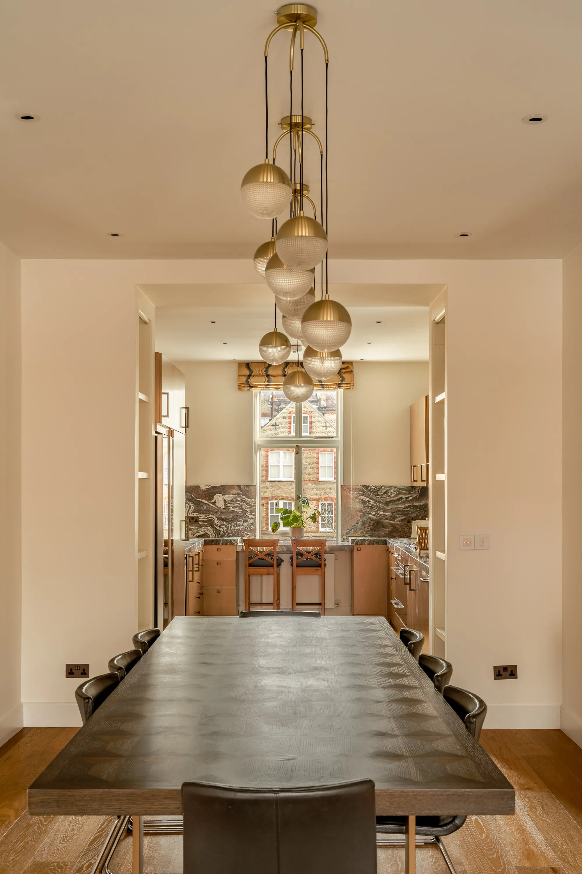 Flat Cheyne Gardens in Greater London