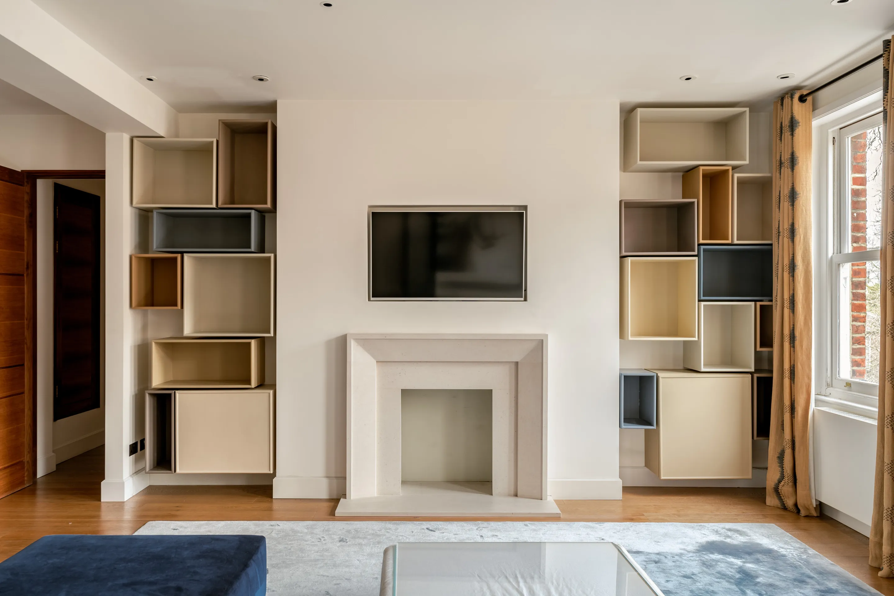 Flat Cheyne Gardens in Greater London