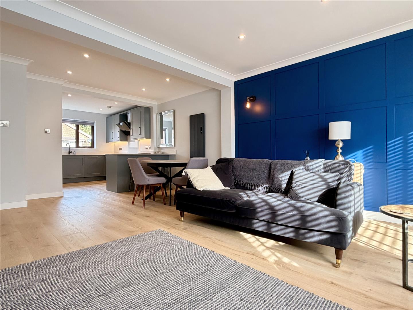 Flat Montrose Court in City of Westminster
