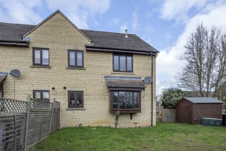 House Farmington Drive in West Oxfordshire
