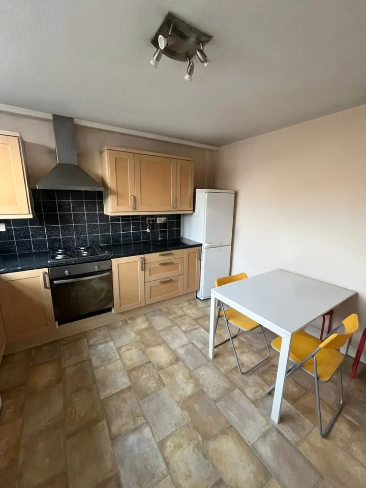 Room Wayford Street in Greater London