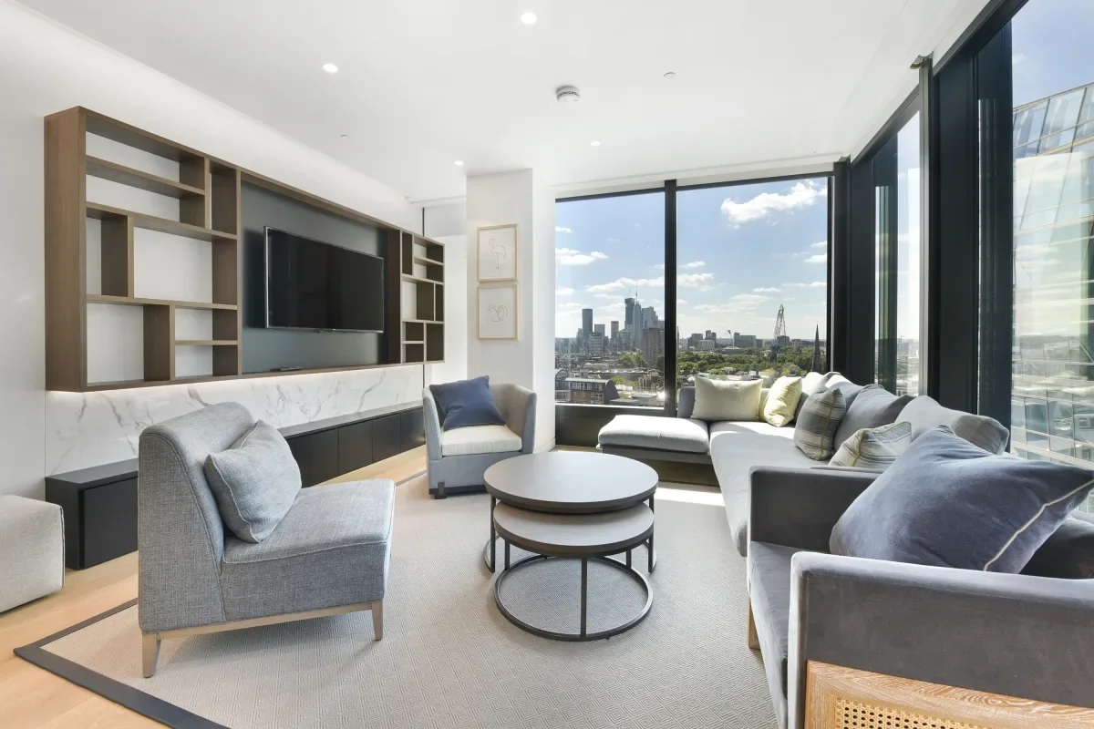 Flat Spenser Street in City of Westminster