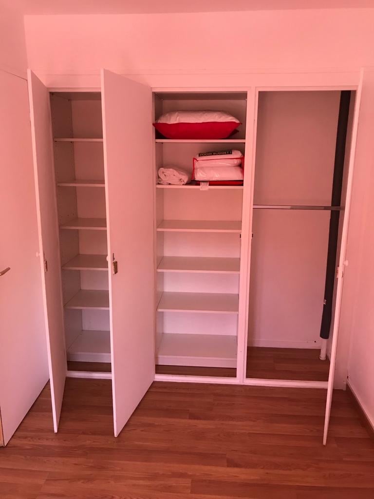 Room Rue des Treilles in Libourne