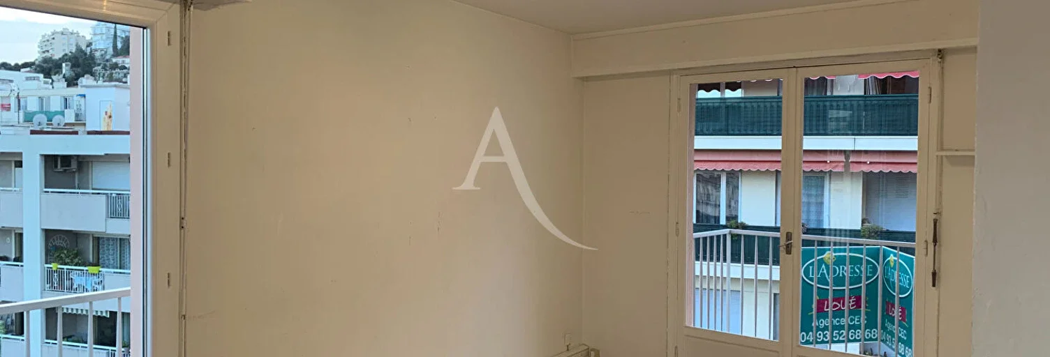 Flat Rue Jean Canavese in Nice