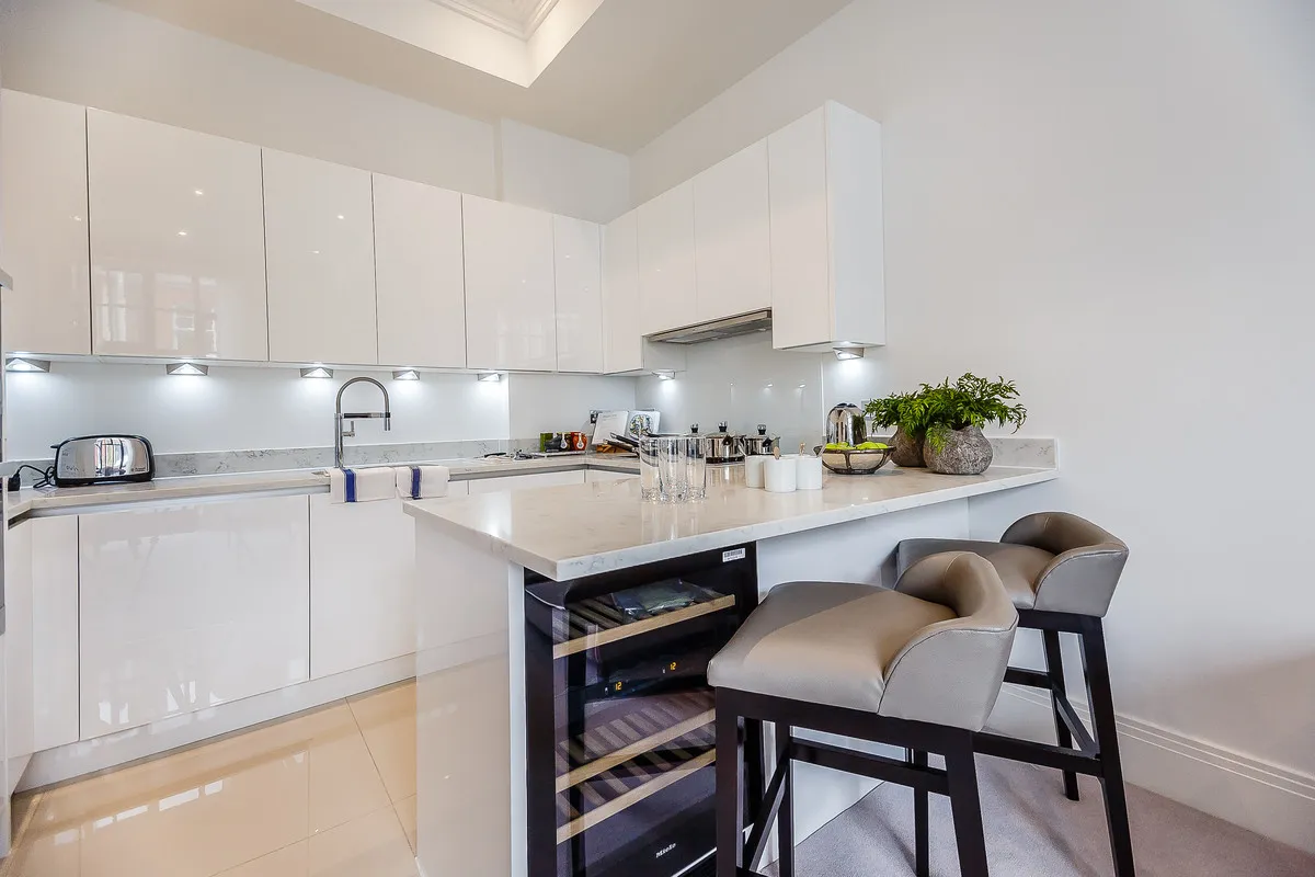 Flat Crabtree Lane in Greater London