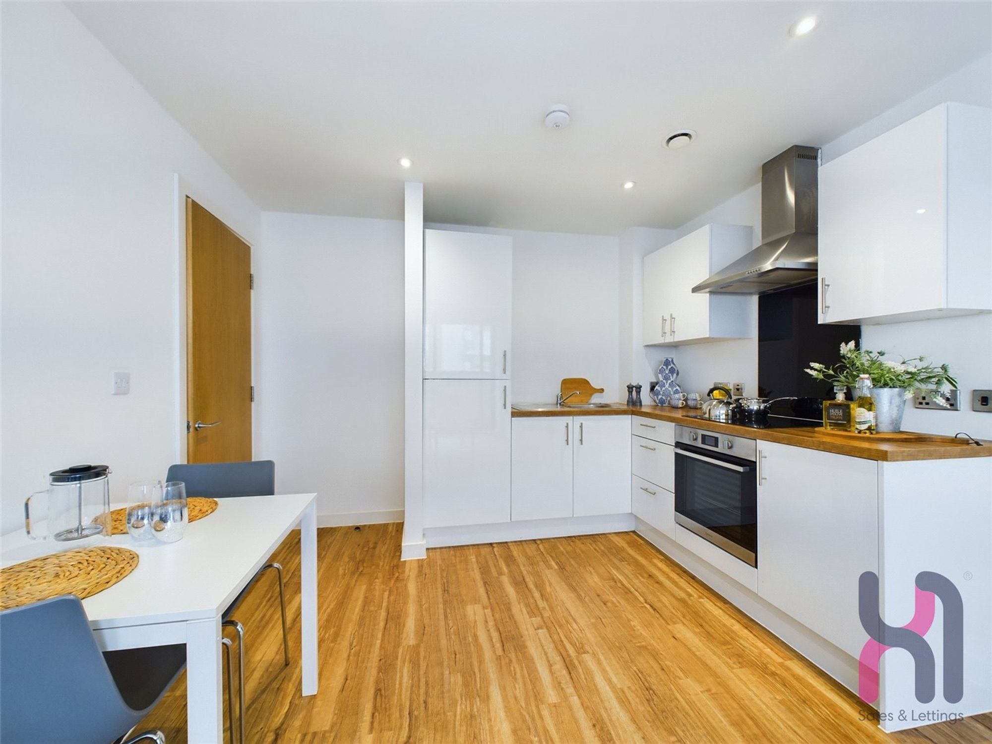 Flat Pomona Strand in Trafford