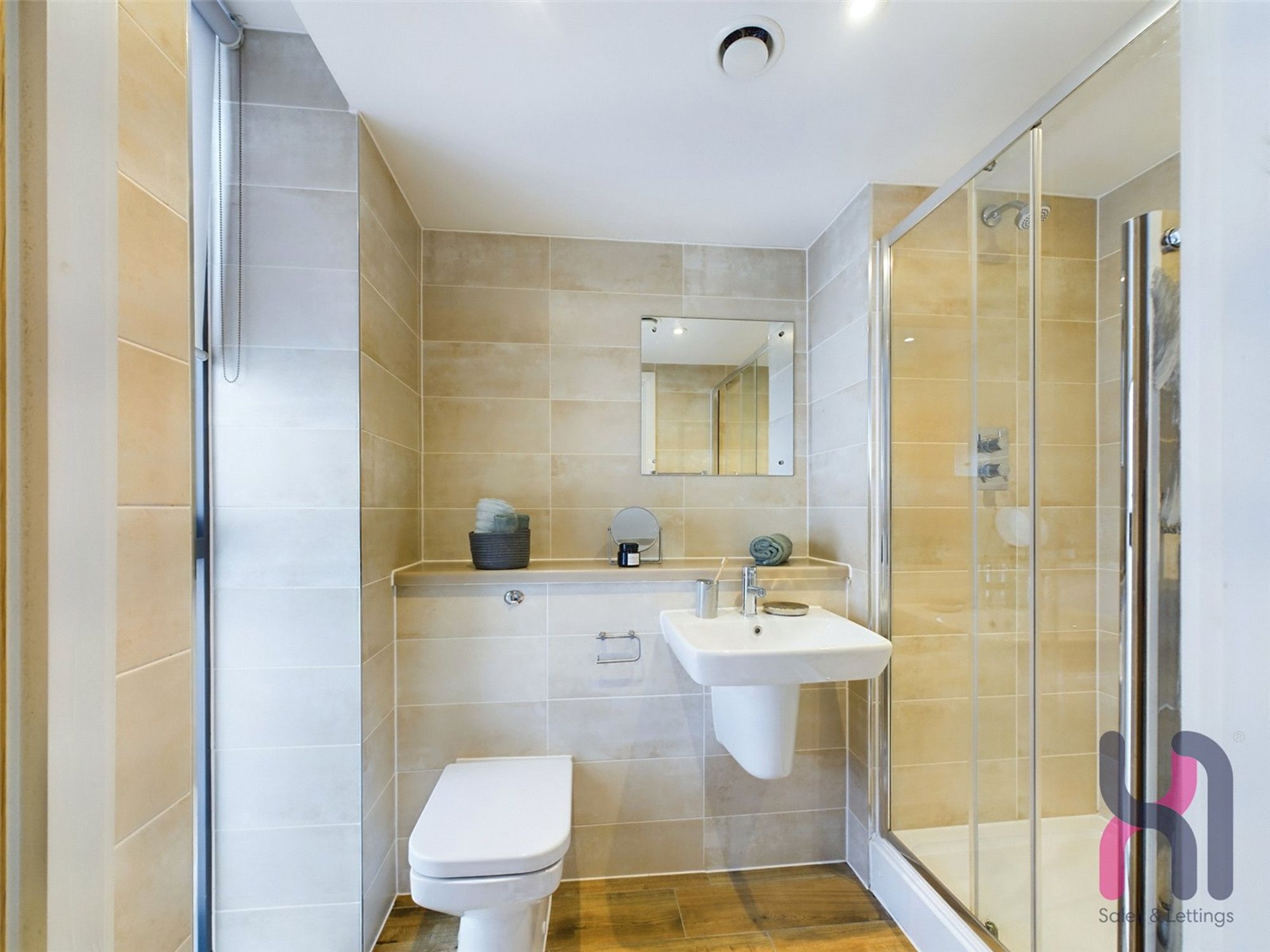 Flat Pomona Strand in Trafford