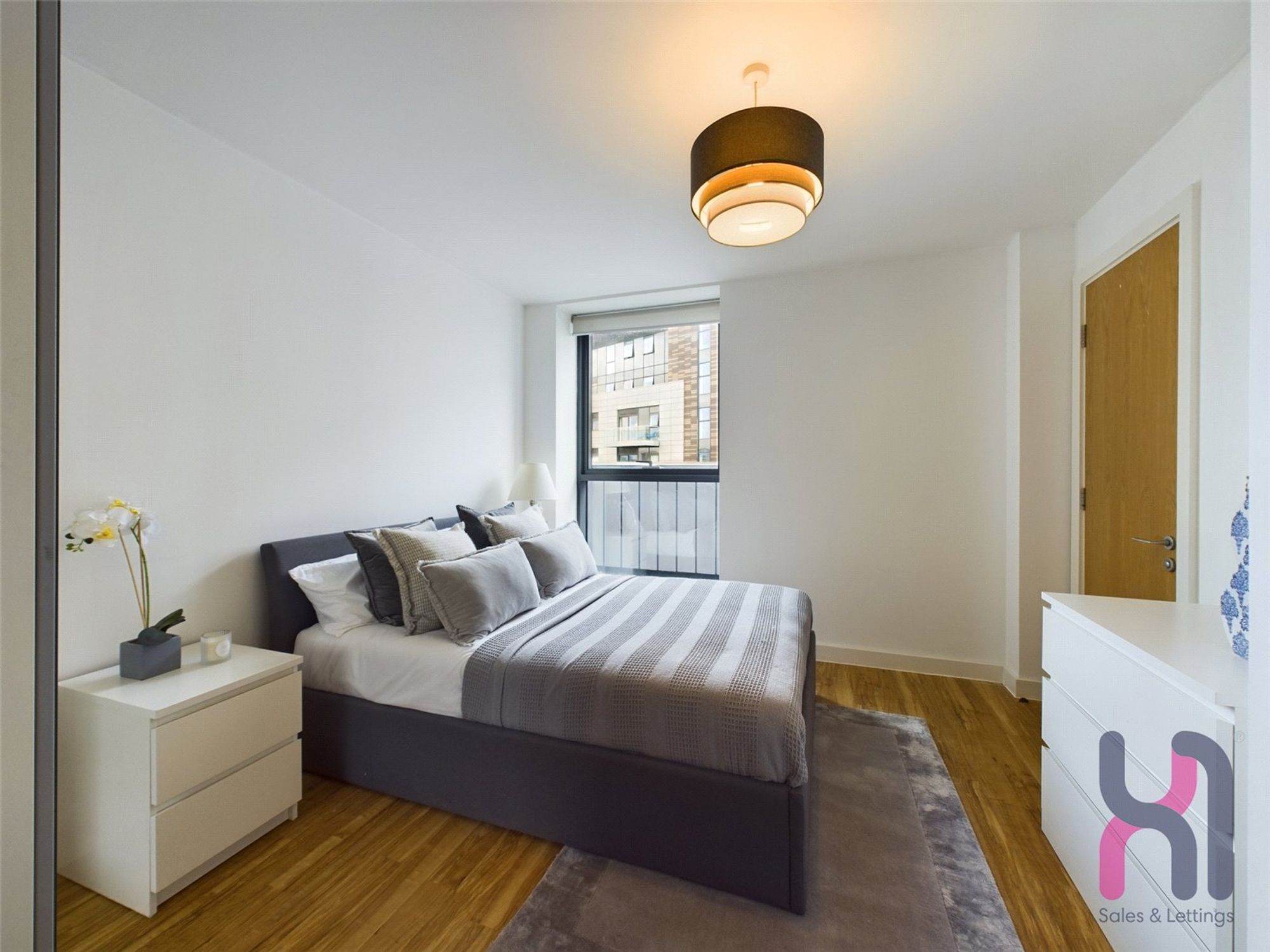 Flat Pomona Strand in Trafford