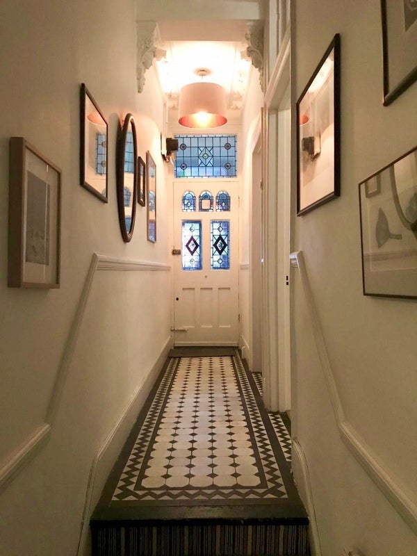 Room Queensmill Road in Greater London