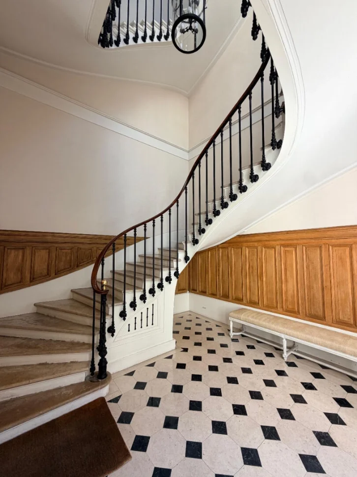Flat Rue de l'Université in Paris