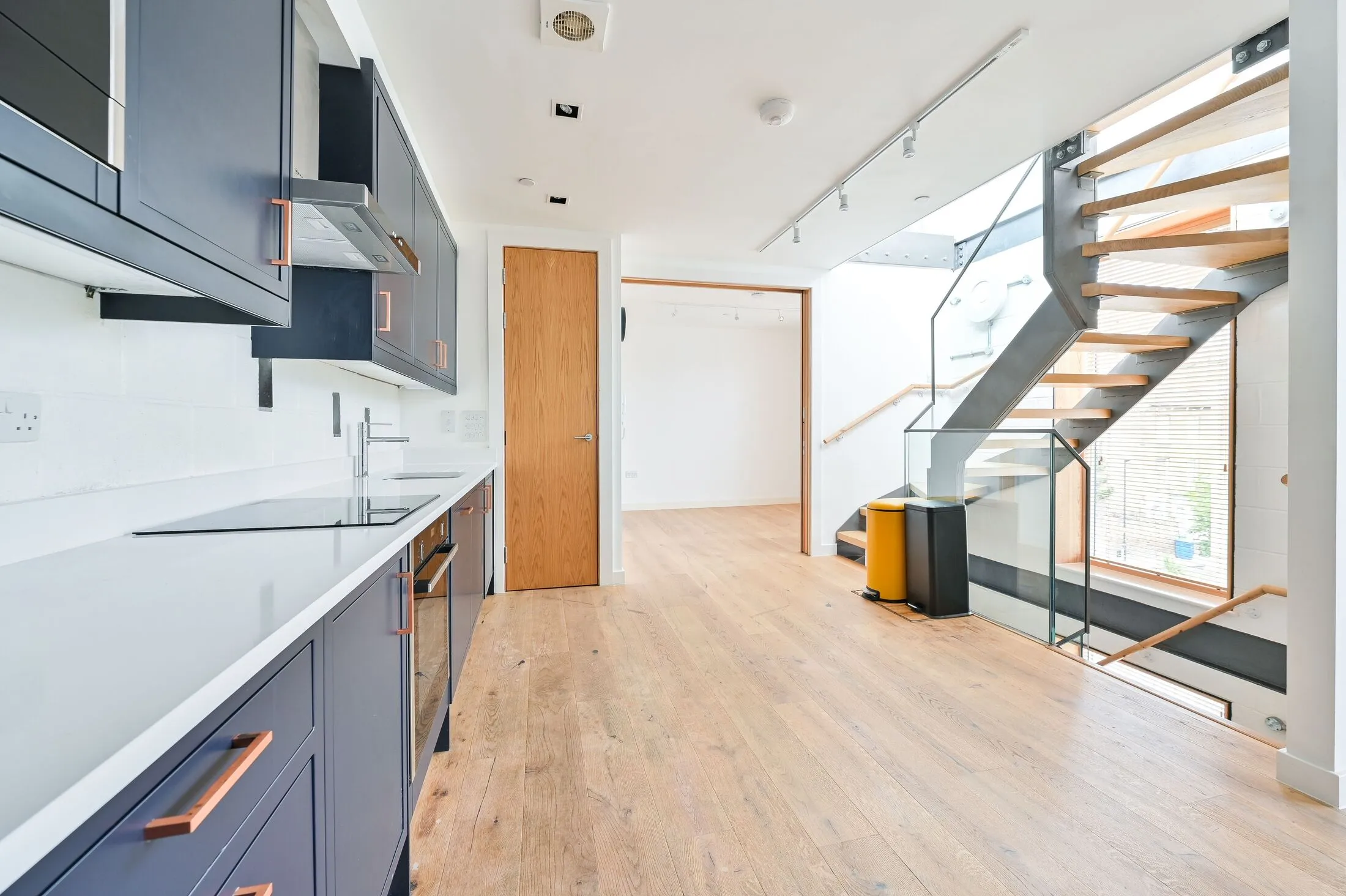 Flat Browning Street in Greater London