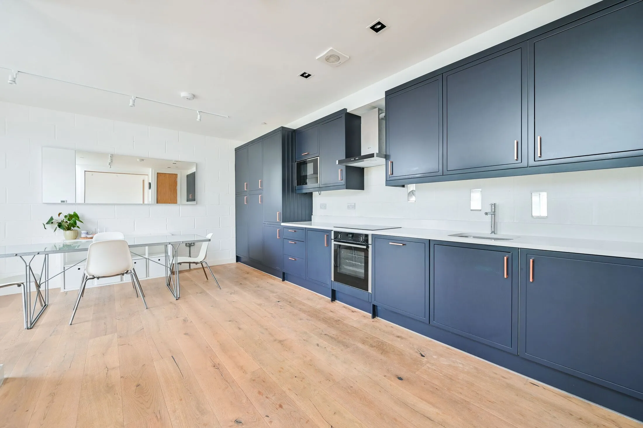 Flat Browning Street in Greater London