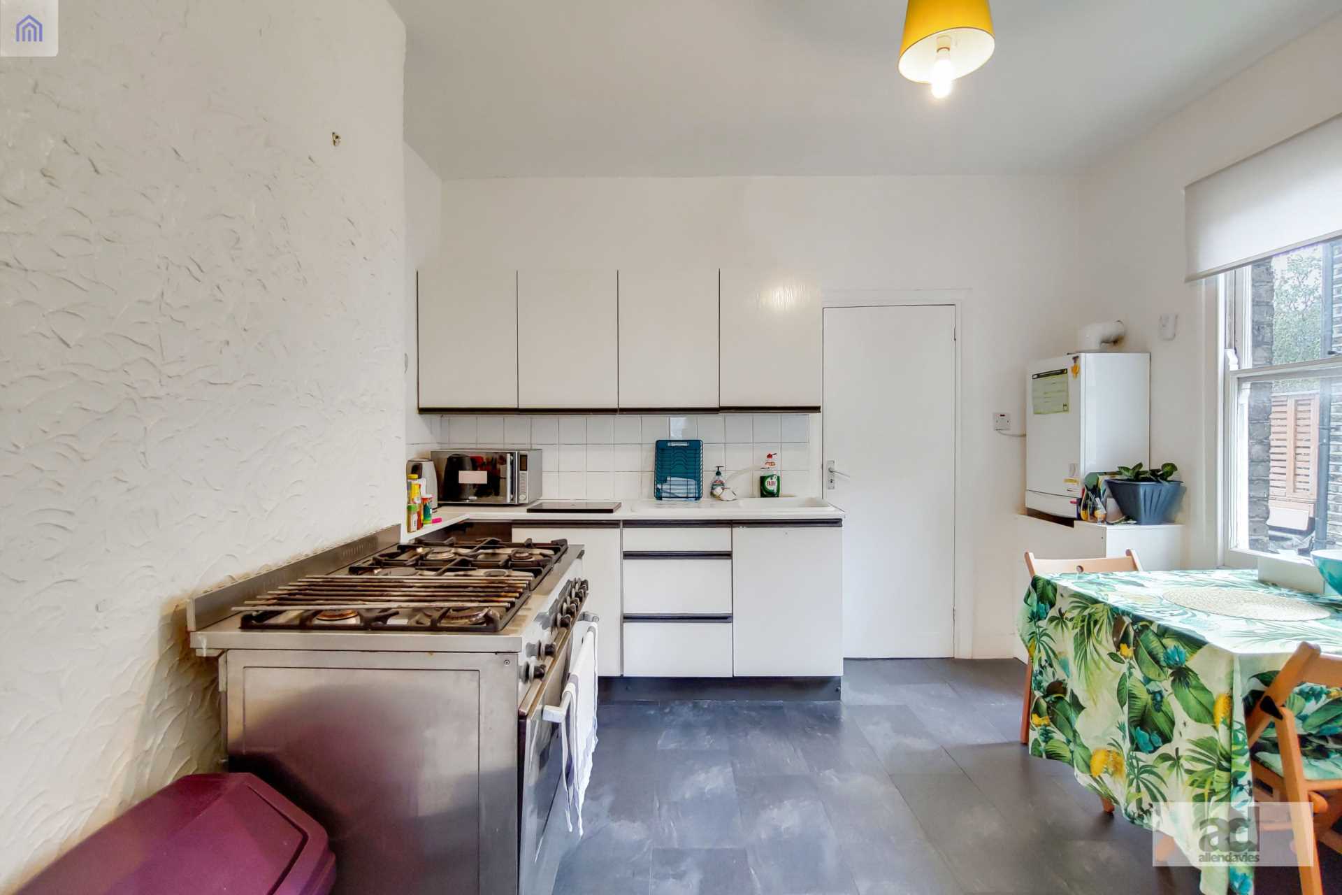 Flat Francis Road in Greater London