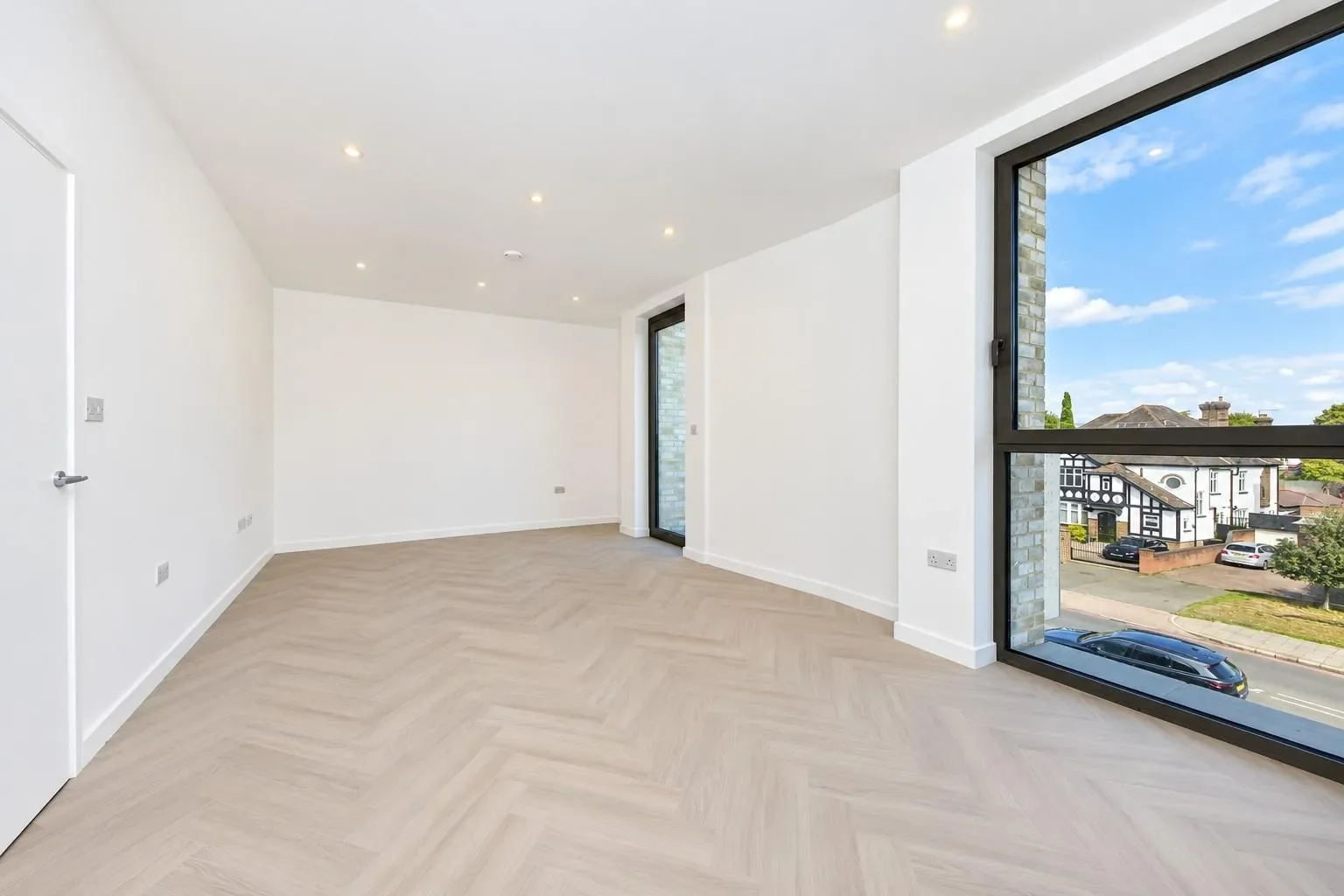 Flat Gunnersbury Drive in Greater London