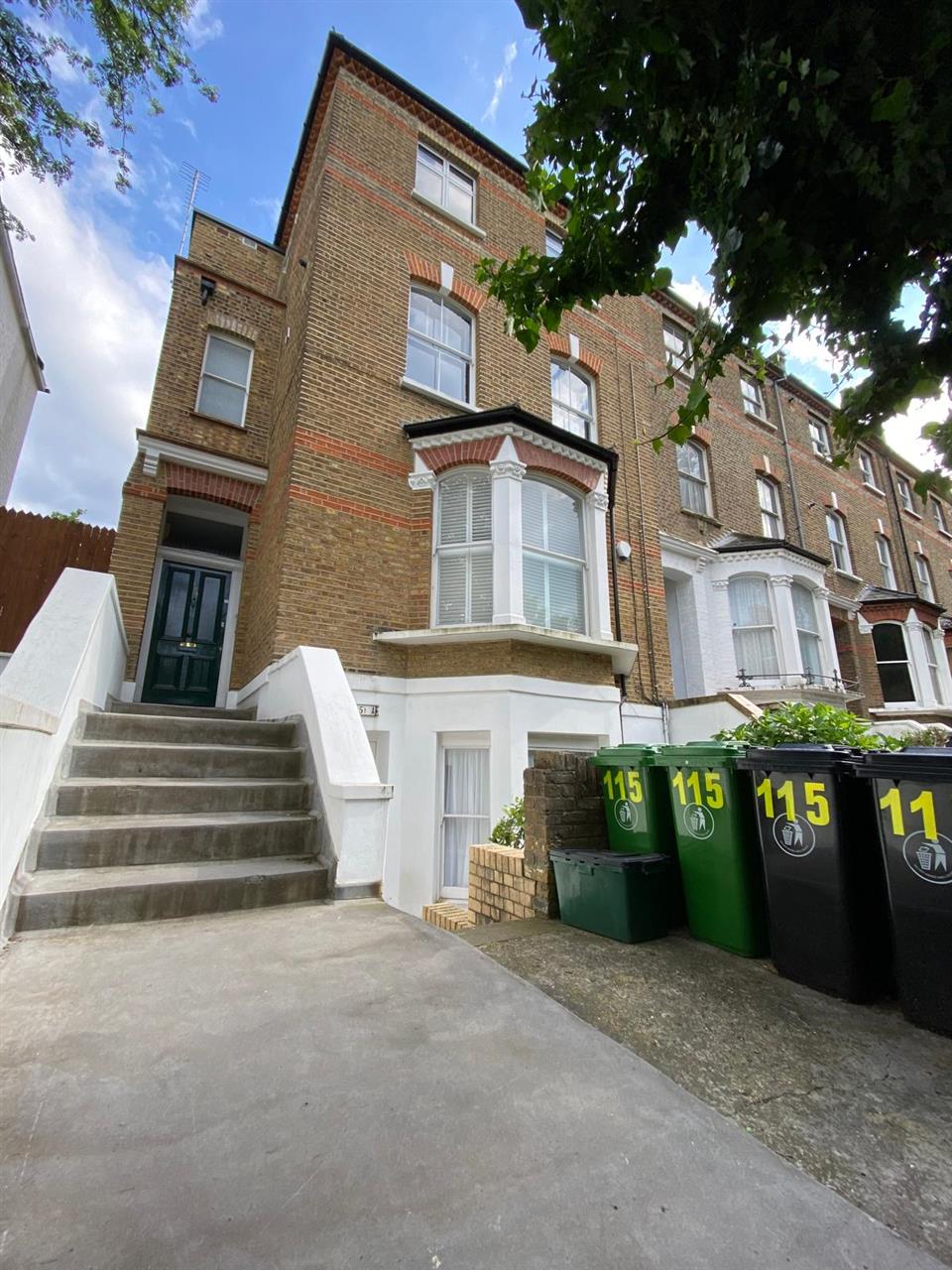 Flat Tufnell Park Road in Greater London
