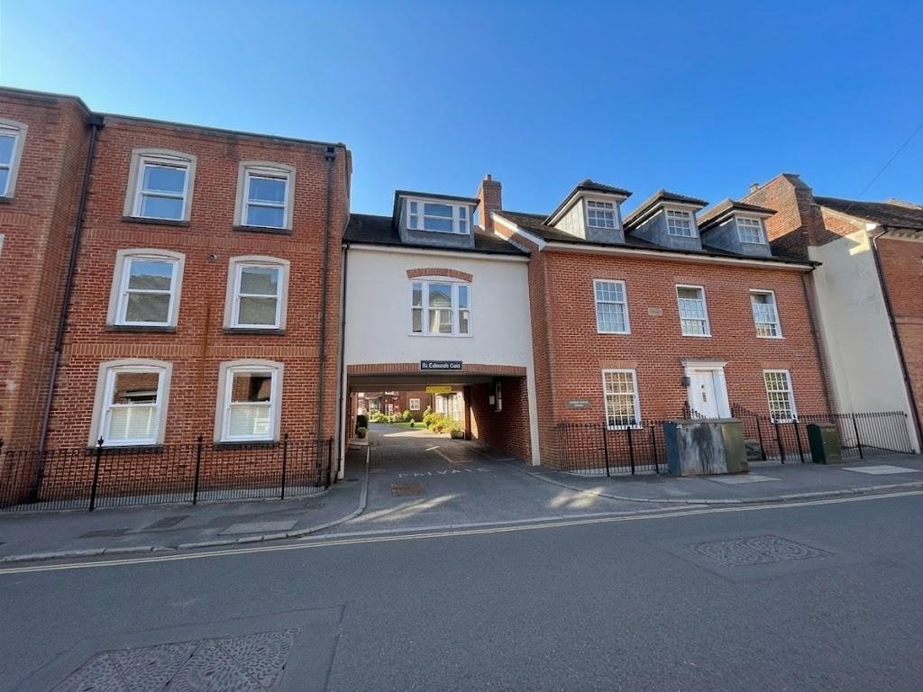 Flat St Edmunds Gate in Salisbury